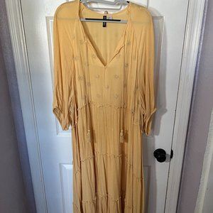 Lightweight Yellow Maxi Dress with Open Neckline and Star Pattern- Size 4X